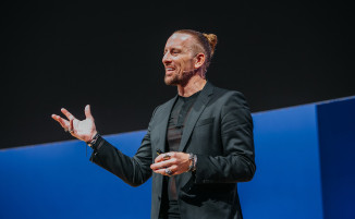 Anders Indset on the stage