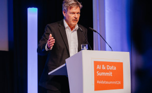 Dr. Robert Habeck auf der KI-Konferenz in Berlin