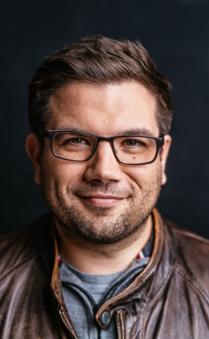 Dr Andreas Nauerz
