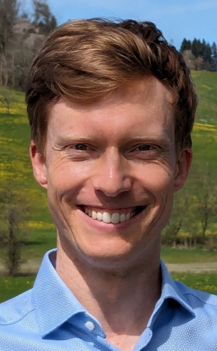 Dr Andreas Diebold