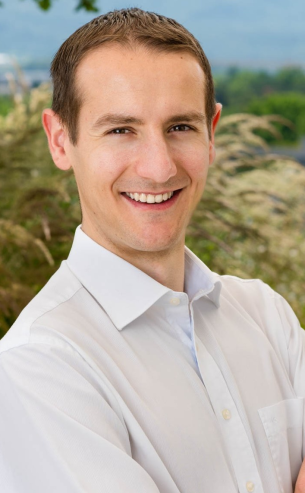 Dr Frederik Flöther