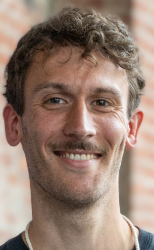 Adrian Schmidt
