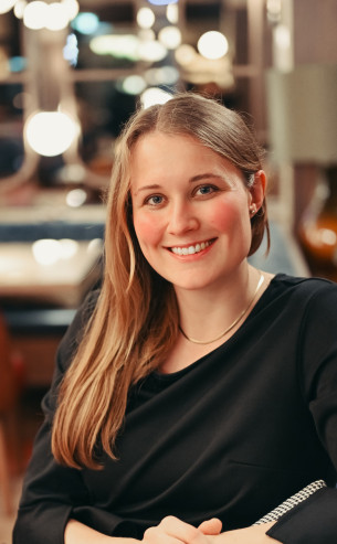 Dr Carina Mieth