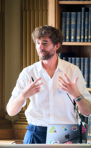 Dr Dan Hayden