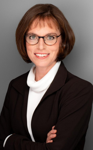 Dr Daniela Brönstrup