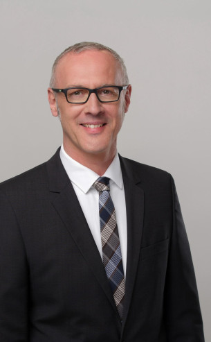 Dr Manuel Thesen