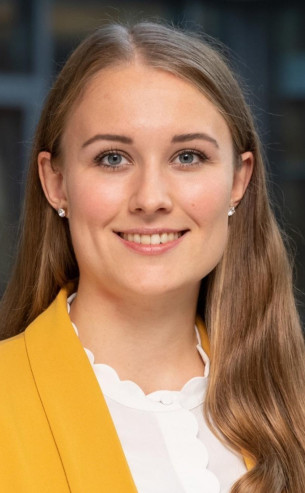 Dr Carina Mieth