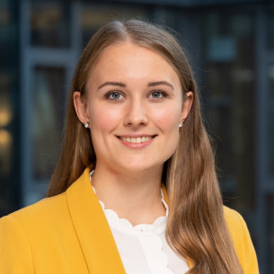 Dr Carina Mieth