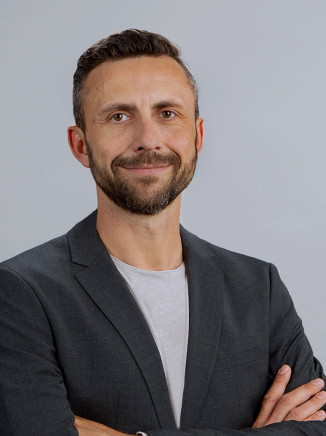 Dr Mathias Moehring