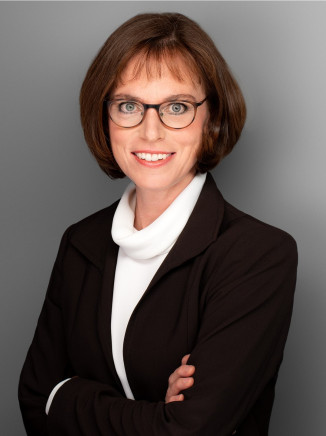 Dr․ Daniela Brönstrup