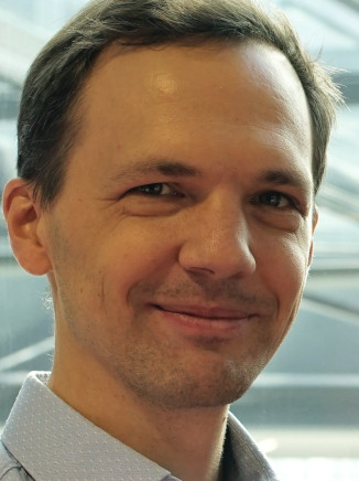 Dr Florian Fröwis